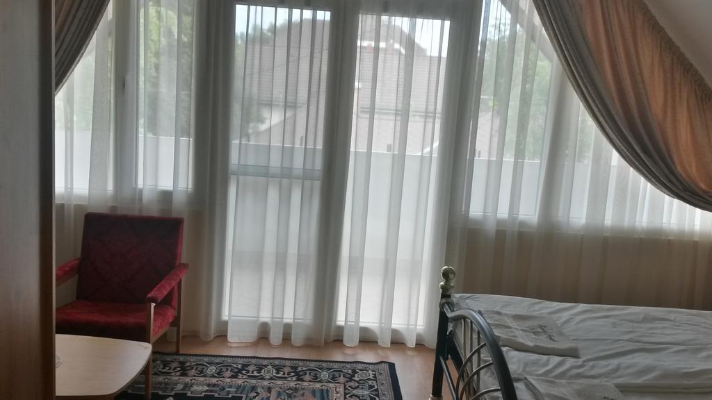 Ezust Fenyo Vendeghaz Hotel Siófok Esterno foto